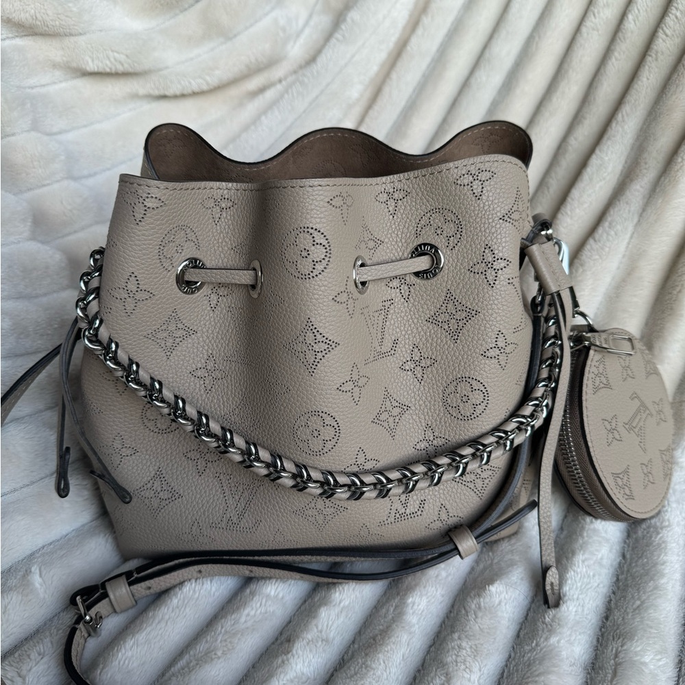 Louis Vuitton Tan Shoulder Bag with Drawstring Closure and Silver Chain Strap
